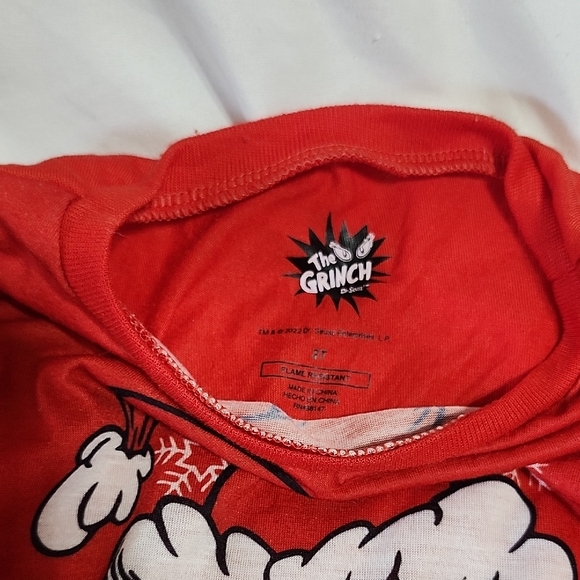 Dr. Seuss Red and Green Pajama Sets for Festive Comfort - Picture 2 of 7